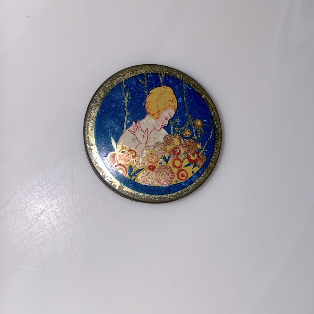 Vintage Encharma Face powder tin